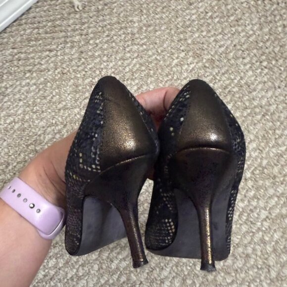 Donald j. Pilner peep toe heels faux snake skin black gold  size 6.5 - Picture 6 of 11